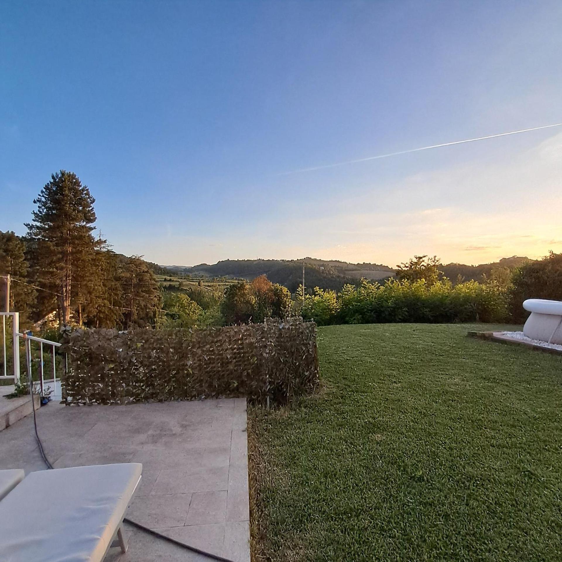 Terrazzaponente Bed & Breakfast Monte San Pietro Bagian luar foto